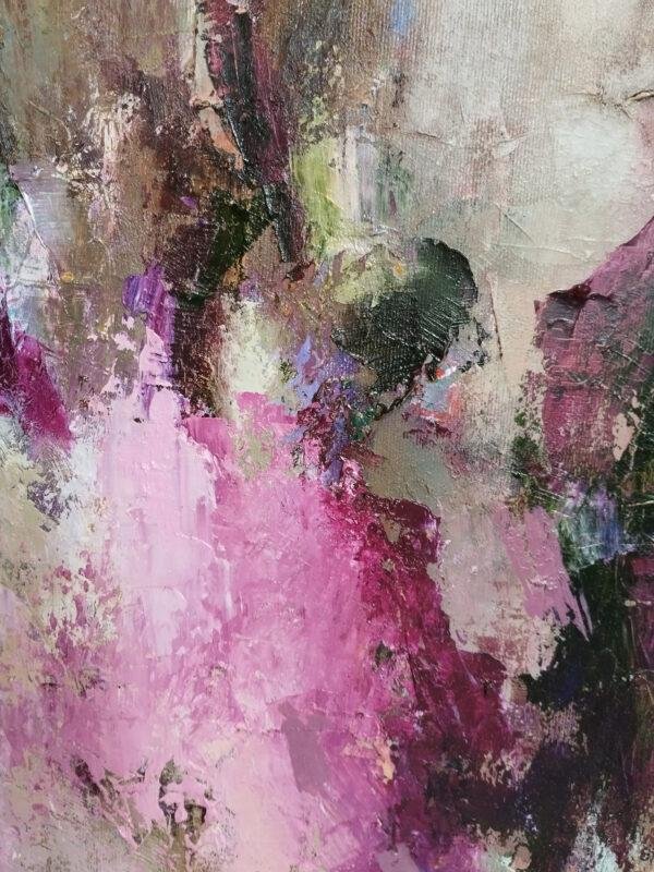 Dans l'œuvre "Brumes Fleurissantes" de Iryna Malynovska, nous sommes témoins d'une symphonie visuelle où le flou des formes et la précision des sentiments se rencontrent.