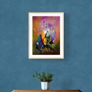 toile furie encadrée au dessus d'une commode